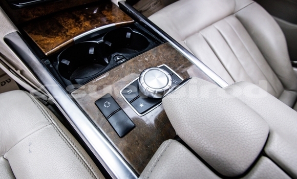 Buy Used Mercedes‒Benz E–Class Brown Car in Bangkok in Bangkok Buy Used Mercedes‒Benz E–Class Brown Car in Bangkok in Bangkok