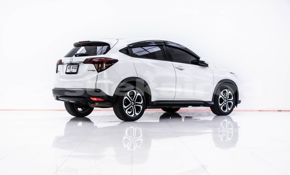 Buy Used Honda HR–V White Car in Bangkok in Bangkok Buy Used Honda HR–V White Car in Bangkok in Bangkok