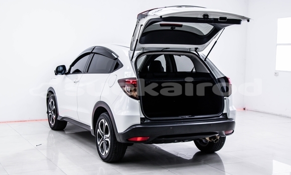 Buy Used Honda HR–V White Car in Bangkok in Bangkok Buy Used Honda HR–V White Car in Bangkok in Bangkok