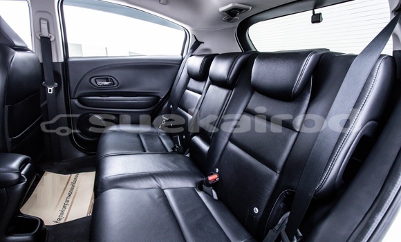 Buy Used Honda HR–V White Car in Bangkok in Bangkok Buy Used Honda HR–V White Car in Bangkok in Bangkok