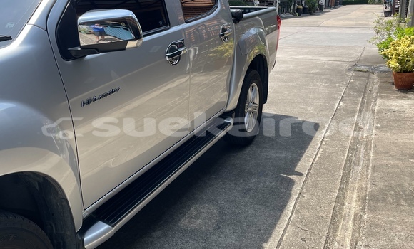ซื้อ รถมือสอง Isuzu D-max Hi-Lander 4 dr เงิน รถยนต์ ใน %{เมือง} ใน กรุงเทพมหานคร