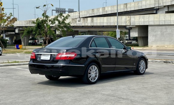 ซื้อ รถมือสอง Mercedes‒Benz E–Class สีดำ รถยนต์ ใน %{เมือง} ใน กรุงเทพมหานคร ซื้อ รถมือสอง Mercedes‒Benz E–Class สีดำ รถยนต์ ใน %{เมือง} ใน กรุงเทพมหานคร