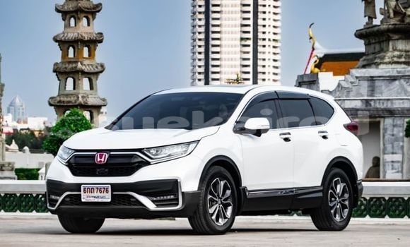 ซื้อ รถมือสอง Honda CR-V ขาว รถยนต์ ใน %{เมือง} ใน กรุงเทพมหานคร