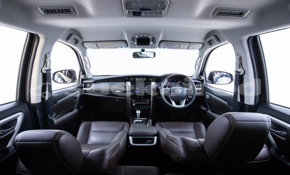 ซื้อ รถมือสอง Toyota Fortuner สีดำ รถยนต์ ใน %{เมือง} ใน นนทบุรี ซื้อ รถมือสอง Toyota Fortuner สีดำ รถยนต์ ใน %{เมือง} ใน นนทบุรี