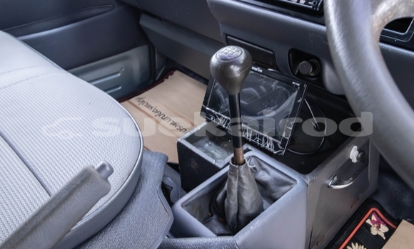 Buy Used Toyota Hiace Other Car in Nonthaburi in Nonthaburi Buy Used Toyota Hiace Other Car in Nonthaburi in Nonthaburi