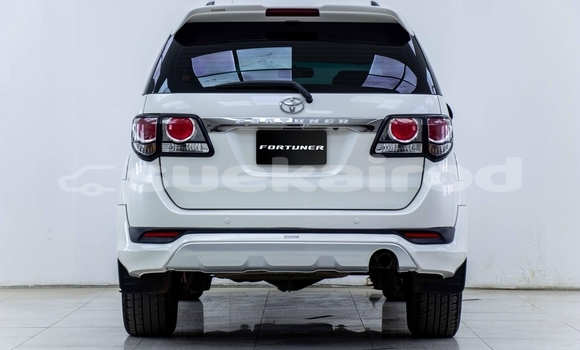Buy Used Toyota Fortuner White Car in Samut Sakhon in Samut Sakhon Buy Used Toyota Fortuner White Car in Samut Sakhon in Samut Sakhon