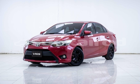 ซื้อ รถมือสอง Toyota Vios สีแดง รถยนต์ ใน %{เมือง} ใน สมุทรสาคร