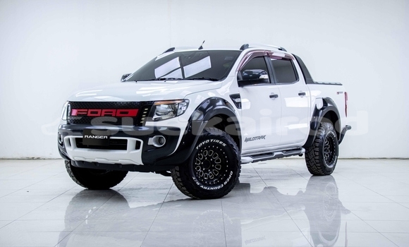 ซื้อ รถมือสอง Ford Ranger ขาว รถยนต์ ใน %{เมือง} ใน สมุทรสาคร