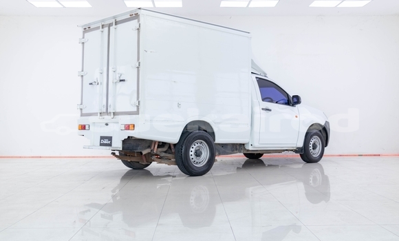 Buy Used Isuzu D-Max White Car in Bangkok in Bangkok Buy Used Isuzu D-Max White Car in Bangkok in Bangkok