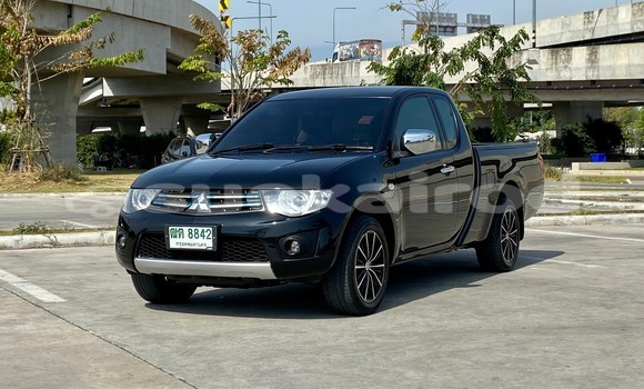 ซื้อ รถมือสอง Mitsubishi Triton สีดำ รถยนต์ ใน %{เมือง} ใน กรุงเทพมหานคร