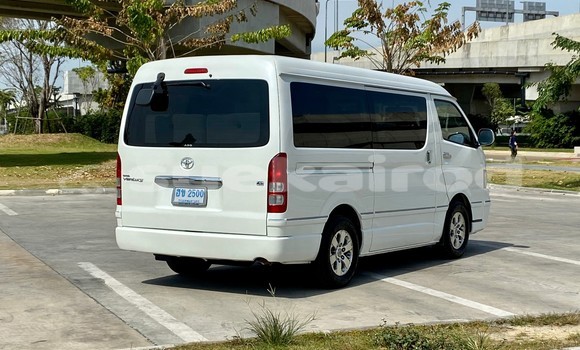 Buy Used Toyota Ventury White Car in Bangkok in Bangkok Buy Used Toyota Ventury White Car in Bangkok in Bangkok