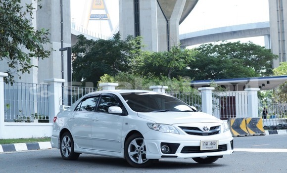 Buy Used Toyota Altis White Car in Bangkok in Bangkok