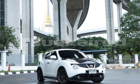Buy Used Nissan Juke White Car in Bangkok in Bangkok