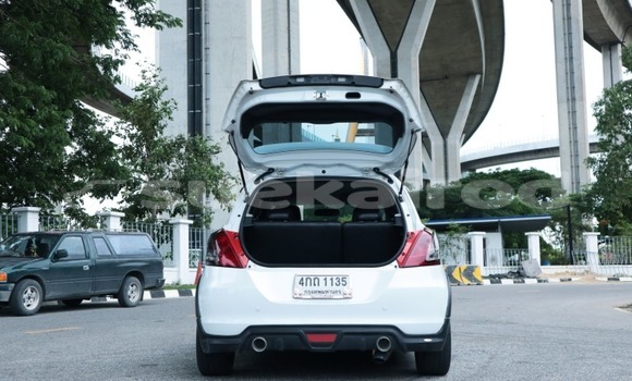 ซื้อ รถมือสอง Suzuki Swift ขาว รถยนต์ ใน %{เมือง} ใน กรุงเทพมหานคร ซื้อ รถมือสอง Suzuki Swift ขาว รถยนต์ ใน %{เมือง} ใน กรุงเทพมหานคร