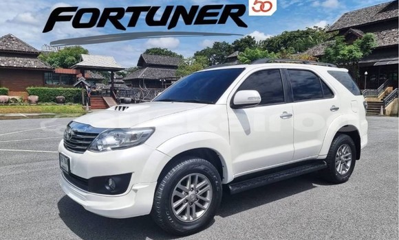 Buy Used Toyota Fortuner White Car in Bangkok in Bangkok