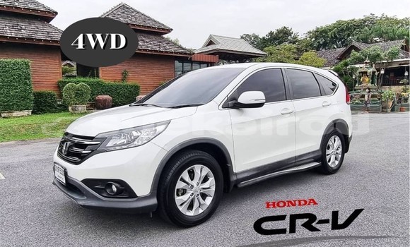 ซื้อ รถมือสอง Honda CR-V ขาว รถยนต์ ใน %{เมือง} ใน กรุงเทพมหานคร