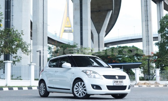 ซื้อ รถมือสอง Mazda 2 ขาว รถยนต์ ใน %{เมือง} ใน กรุงเทพมหานคร
