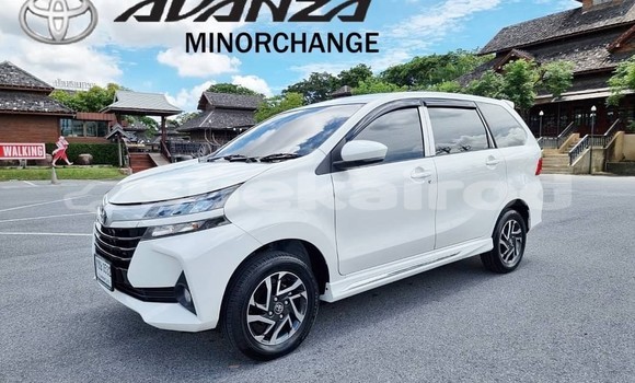 ซื้อ รถมือสอง Toyota Avanza ขาว รถยนต์ ใน %{เมือง} ใน กรุงเทพมหานคร
