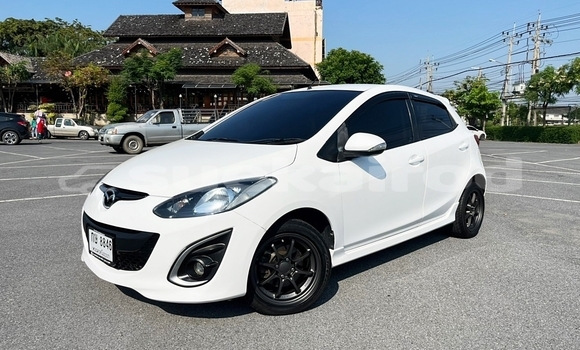 ซื้อ รถมือสอง Mazda Mazda 2 ขาว รถยนต์ ใน %{เมือง} ใน กรุงเทพมหานคร
