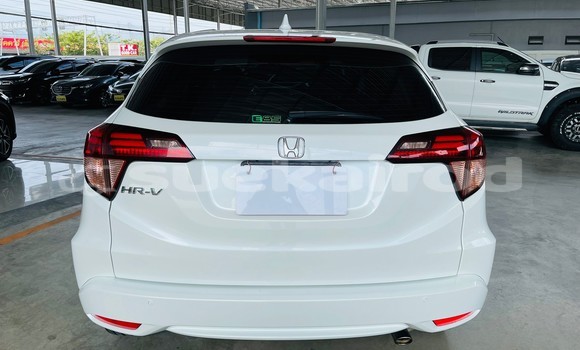 Buy Used Honda HR–V White Car in Bangkok in Bangkok Buy Used Honda HR–V White Car in Bangkok in Bangkok