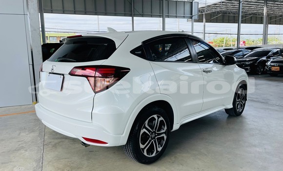 Buy Used Honda HR–V White Car in Bangkok in Bangkok Buy Used Honda HR–V White Car in Bangkok in Bangkok
