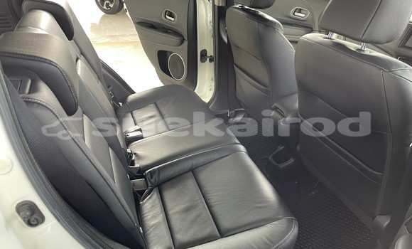Buy Used Honda HR–V White Car in Bangkok in Bangkok Buy Used Honda HR–V White Car in Bangkok in Bangkok