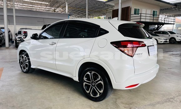 Buy Used Honda HR–V White Car in Bangkok in Bangkok Buy Used Honda HR–V White Car in Bangkok in Bangkok