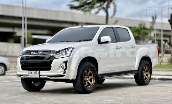 ซื้อ รถมือสอง Isuzu D-Max อื่น ๆ รถยนต์ ใน %{เมือง} ใน กรุงเทพมหานคร