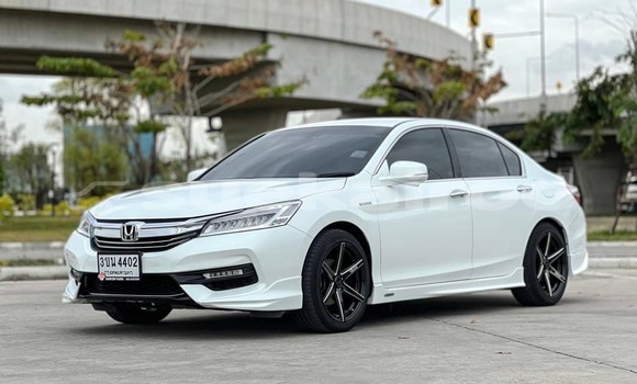 ซื้อ รถมือสอง Honda Accord ขาว รถยนต์ ใน %{เมือง} ใน กรุงเทพมหานคร