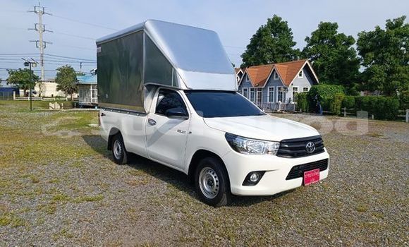 Buy Used Toyota Hiluxe Revo White Car in Bangkok in Bangkok