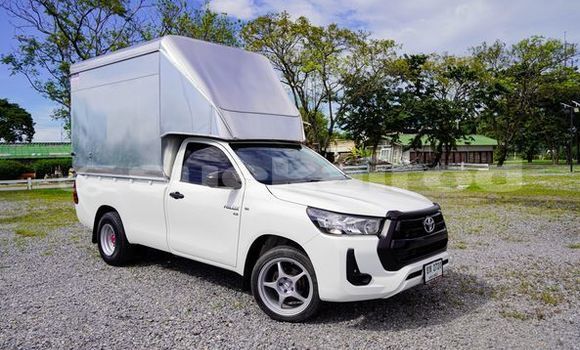 Buy Used Toyota Hiluxe Revo White Car in Bangkok in Bangkok