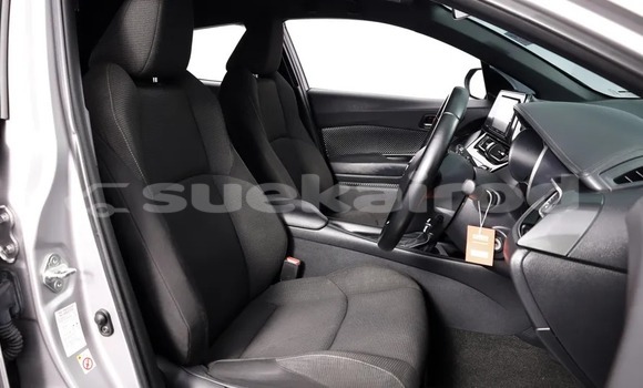 ซื้อ รถมือสอง Toyota C-HR เงิน รถยนต์ ใน %{เมือง} ใน กรุงเทพมหานคร ซื้อ รถมือสอง Toyota C-HR เงิน รถยนต์ ใน %{เมือง} ใน กรุงเทพมหานคร