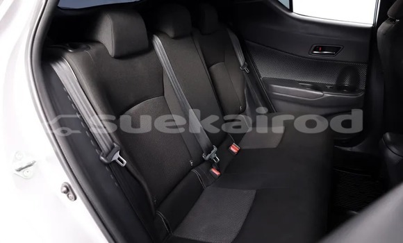 ซื้อ รถมือสอง Toyota C-HR เงิน รถยนต์ ใน %{เมือง} ใน กรุงเทพมหานคร ซื้อ รถมือสอง Toyota C-HR เงิน รถยนต์ ใน %{เมือง} ใน กรุงเทพมหานคร