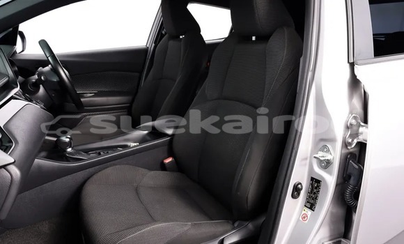 ซื้อ รถมือสอง Toyota C-HR เงิน รถยนต์ ใน %{เมือง} ใน กรุงเทพมหานคร ซื้อ รถมือสอง Toyota C-HR เงิน รถยนต์ ใน %{เมือง} ใน กรุงเทพมหานคร