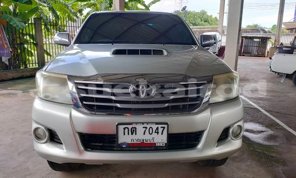 Buy Used Toyota Hiluxe VIGO Brown Car in Bangkok in Bangkok Buy Used Toyota Hiluxe VIGO Brown Car in Bangkok in Bangkok