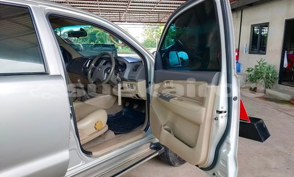 Buy Used Toyota Hiluxe VIGO Brown Car in Bangkok in Bangkok Buy Used Toyota Hiluxe VIGO Brown Car in Bangkok in Bangkok