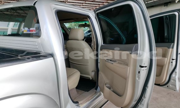 Buy Used Toyota Hiluxe VIGO Brown Car in Bangkok in Bangkok Buy Used Toyota Hiluxe VIGO Brown Car in Bangkok in Bangkok