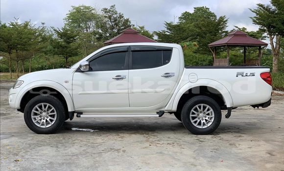 Buy Used Mitsubishi Triton White Car in Bangkok in Bangkok Buy Used Mitsubishi Triton White Car in Bangkok in Bangkok