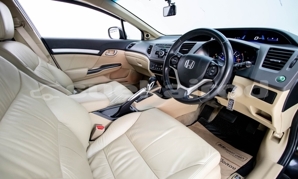 ซื้อ รถมือสอง Honda Civic สีดำ รถยนต์ ใน %{เมือง} ใน นนทบุรี ซื้อ รถมือสอง Honda Civic สีดำ รถยนต์ ใน %{เมือง} ใน นนทบุรี