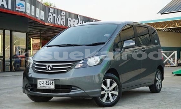 ซื้อ รถมือสอง Honda Freed อื่น ๆ รถยนต์ ใน %{เมือง} ใน กรุงเทพมหานคร