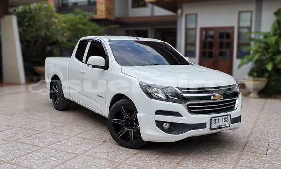 Buy Used Chevrolet Colorado White Car in Bangkok in Bangkok Buy Used Chevrolet Colorado White Car in Bangkok in Bangkok