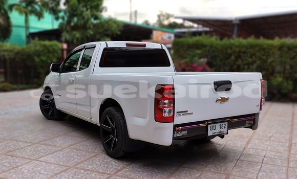 Buy Used Chevrolet Colorado White Car in Bangkok in Bangkok Buy Used Chevrolet Colorado White Car in Bangkok in Bangkok