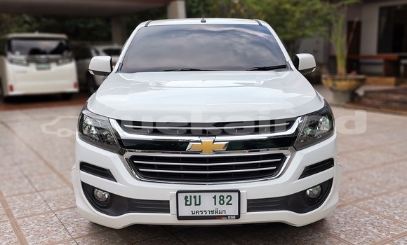 Buy Used Chevrolet Colorado White Car in Bangkok in Bangkok Buy Used Chevrolet Colorado White Car in Bangkok in Bangkok