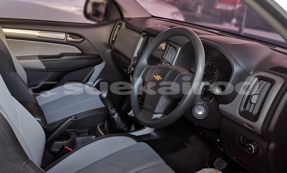 Buy Used Chevrolet Colorado White Car in Bangkok in Bangkok Buy Used Chevrolet Colorado White Car in Bangkok in Bangkok