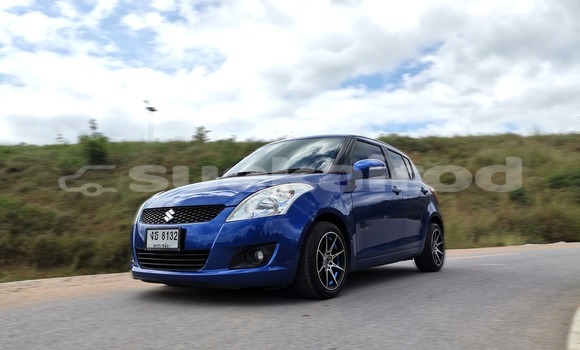 ซื้อ รถมือสอง Suzuki Swift สีน้ำเงิน รถยนต์ ใน %{เมือง} ใน กรุงเทพมหานคร