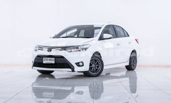 ซื้อ รถมือสอง Toyota Corona ขาว รถยนต์ ใน %{เมือง} ใน กรุงเทพมหานคร