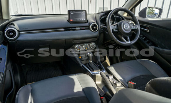 ซื้อ รถมือสอง Mazda 2 สีดำ รถยนต์ ใน %{เมือง} ใน ปทุมธานี ซื้อ รถมือสอง Mazda 2 สีดำ รถยนต์ ใน %{เมือง} ใน ปทุมธานี