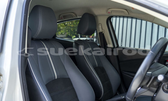 ซื้อ รถมือสอง Mazda 2 ขาว รถยนต์ ใน %{เมือง} ใน ปทุมธานี ซื้อ รถมือสอง Mazda 2 ขาว รถยนต์ ใน %{เมือง} ใน ปทุมธานี