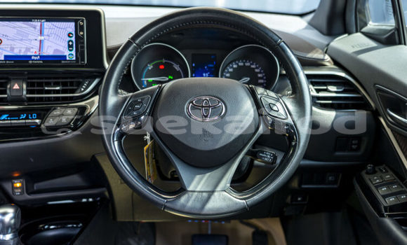 ซื้อ รถมือสอง Toyota C-HR สีน้ำเงิน รถยนต์ ใน %{เมือง} ใน ปทุมธานี ซื้อ รถมือสอง Toyota C-HR สีน้ำเงิน รถยนต์ ใน %{เมือง} ใน ปทุมธานี