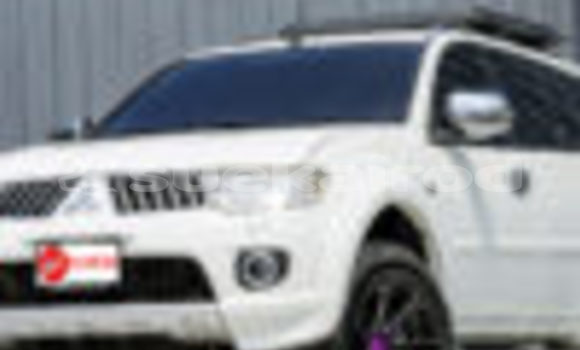 ซื้อ รถมือสอง Mitsubishi Pajero Sport ขาว รถยนต์ ใน %{เมือง} ใน ปทุมธานี